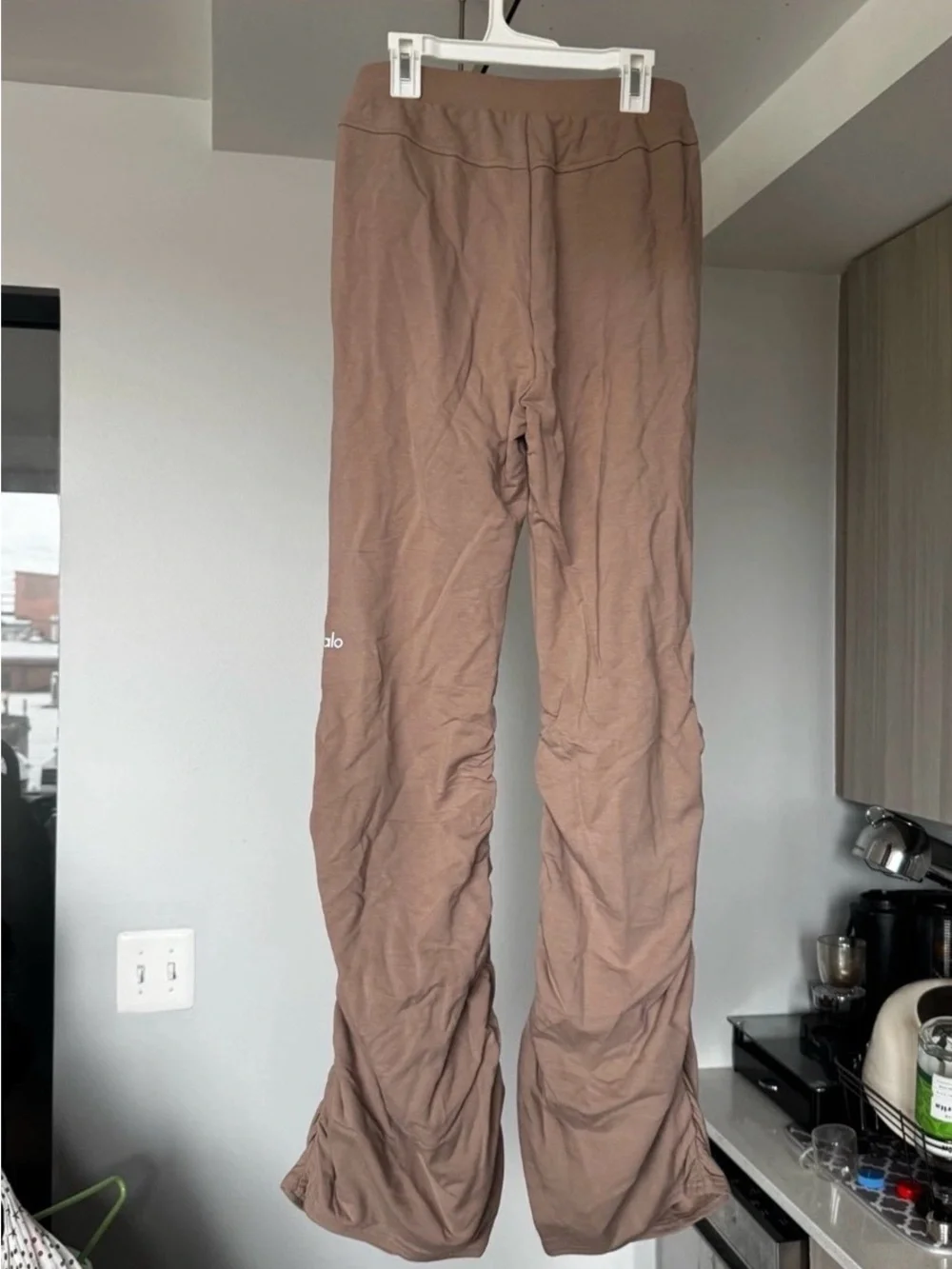 Alo Yoga Taupe Ruched Soft Sculpt Wide Leg Flare Pants Small
